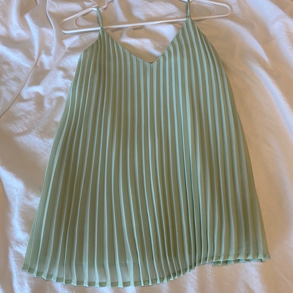 Light Green Flowy Top S
